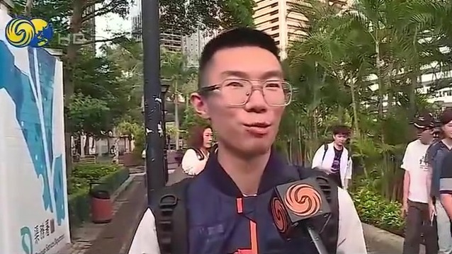 山东舰向公众开放首日，香港市民兴奋期待