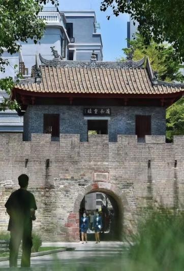 “湾区光影·双城故事”微短剧剧本大赛启动!深南携手江门征集百部“双城故事”
