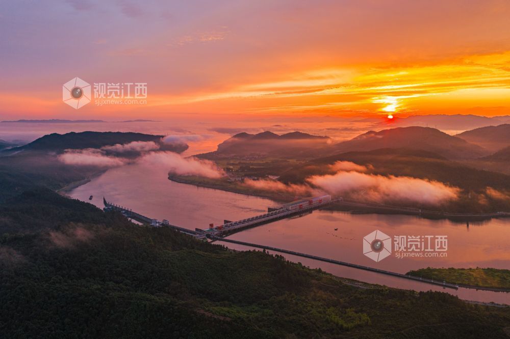 2025年6月28日在江西省吉安市峽江縣水利樞紐拍攝的畫面。