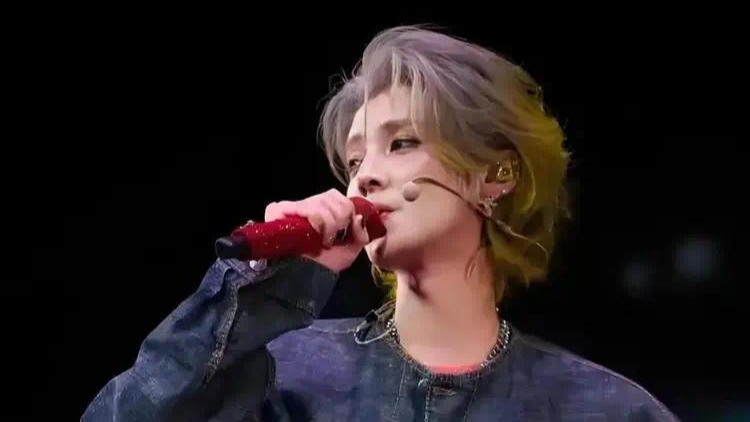 分手10亿天价违约金？鹿晗暴瘦憔悴引担忧，邓超情绪崩溃当众痛哭封面图