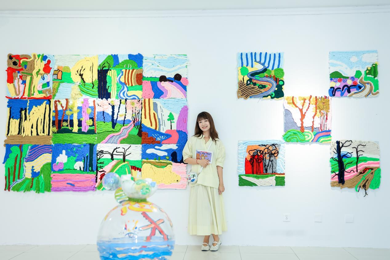 “NFT10后小组”纤维作品与装置艺术作品《不想长大》