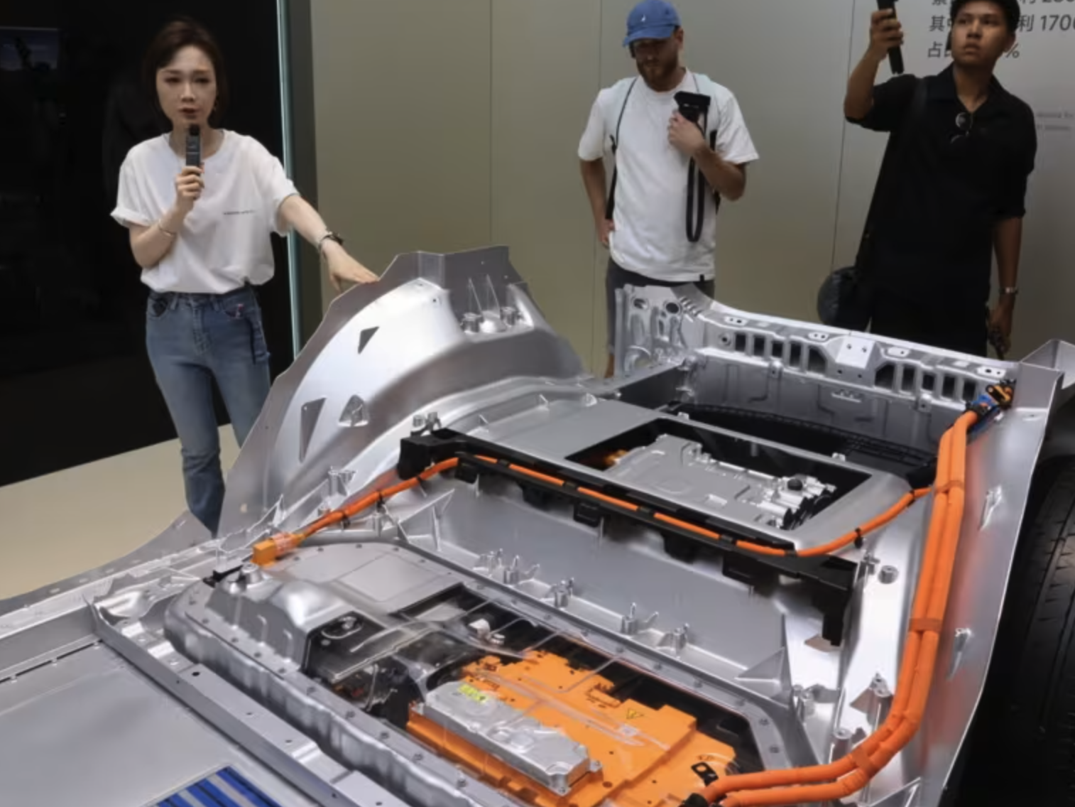 日媒参观小米汽车工厂:76秒下线一辆车,自动化水平令人惊叹