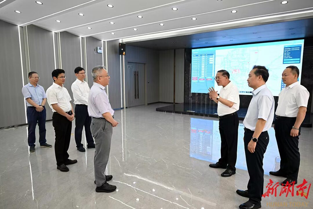 （6月30日，沈晓明在汝城县自来水有限公司调研。）