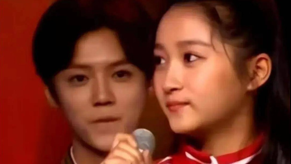 鹿晗演唱会独缺关晓彤，七年情感成谜，舞台大屏暗藏玄机封面图