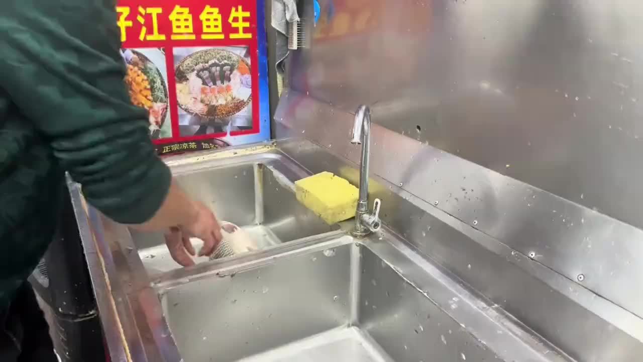 在横县吃鱼就是这么简单，十分八分钟就能上桌