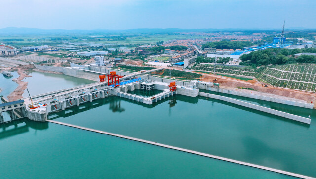 （石澧航道艳洲枢纽工程。通讯员供图）