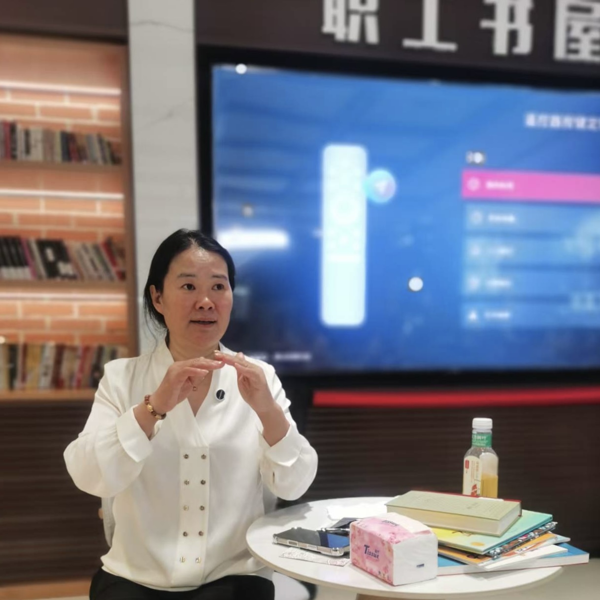 让阅读点亮成长之光——工人文化宫职工书屋改造后首场公益讲座聚焦儿童阅读启蒙，践行全民阅读新精神