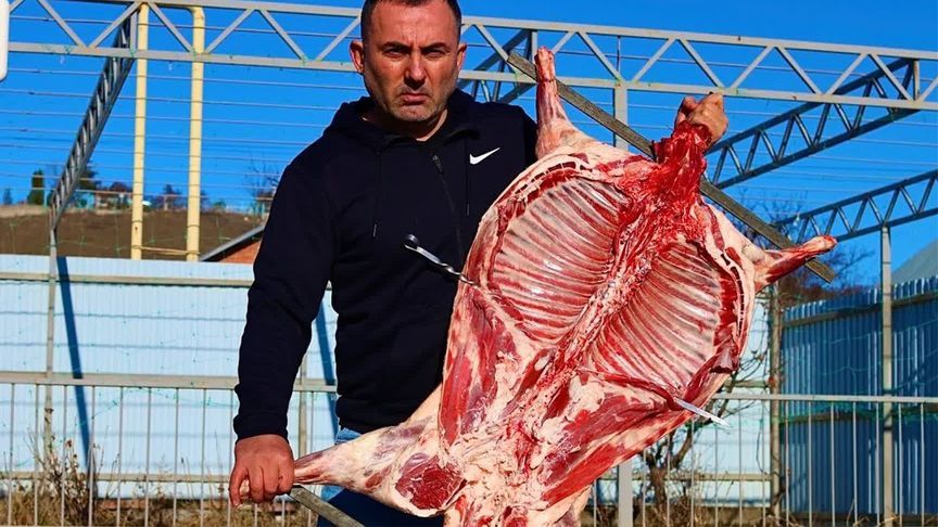 高加索硬汉烟熏全羊实录！1吨木柴烤出草原的狂野风味