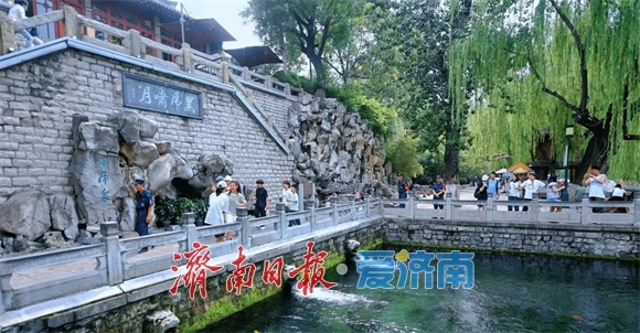 一年四季 泉在济南丨虎啸龙吟 雨后的黑虎泉欢畅喷涌劲头足