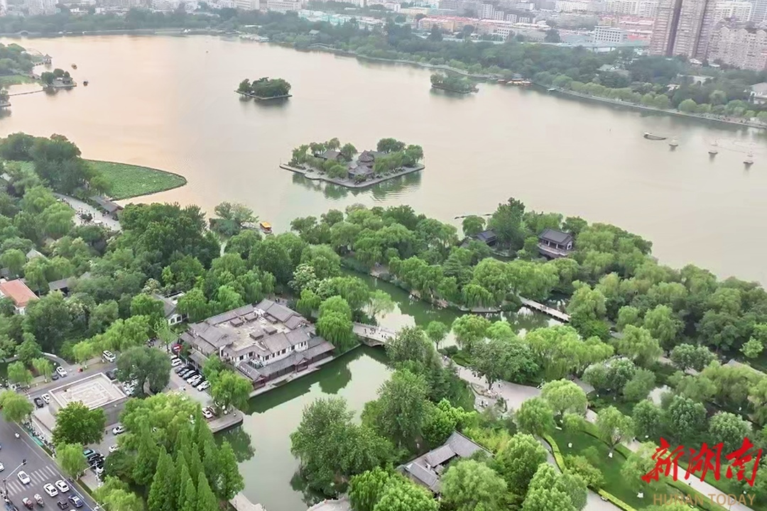 俯瞰大明湖。