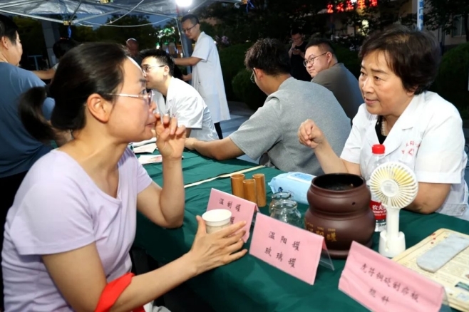 宁晋县中医药文化夜市助力小暑节气健康养生