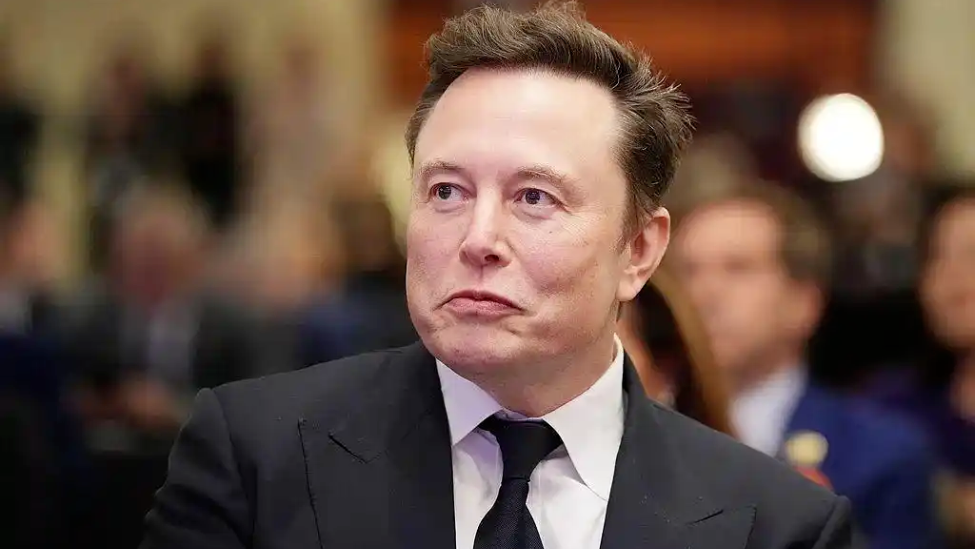 马斯克宣布组党，他想达到目的难上加难，三个原因