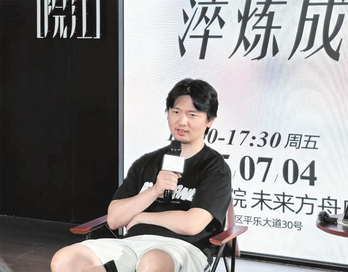 获奖感言爆火后《泥潭》终于问世 刘楚昕:不做“空谈文学家”凤凰网湖北_凤凰网