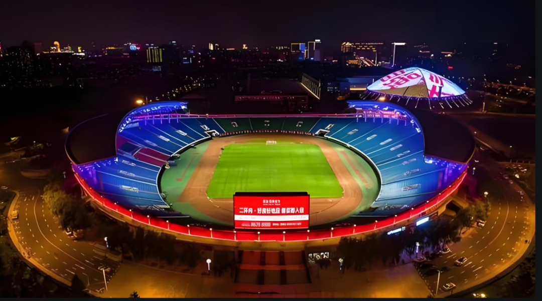 体育场夜景