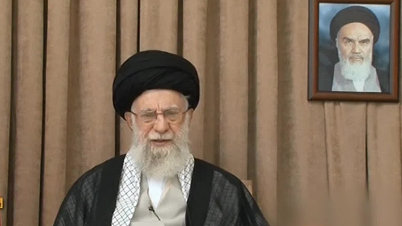 伊朗宗教领袖发出宗教追杀令，目标直指特朗普与内塔尼亚胡，下台后也杀