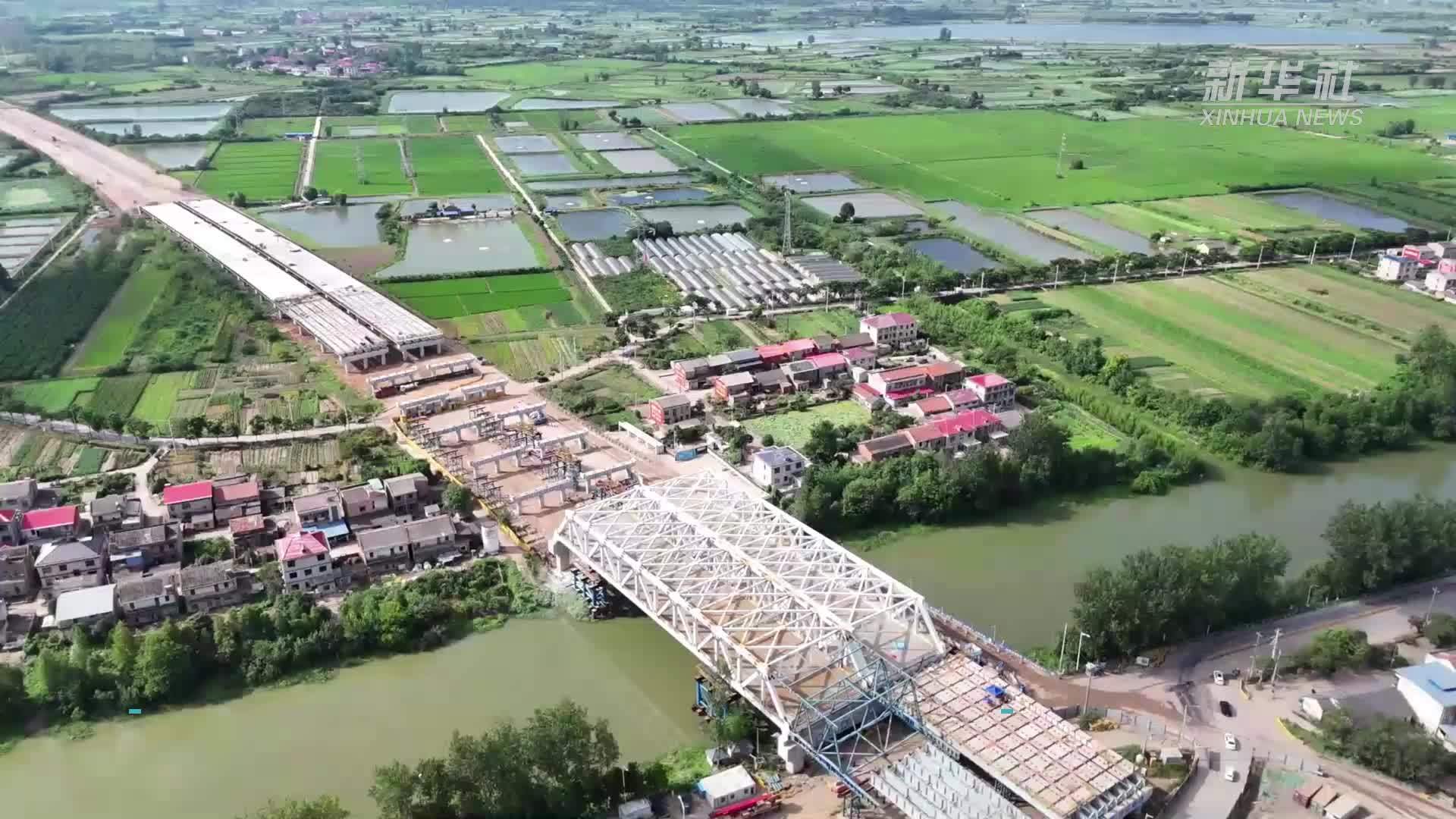 武黄改扩建项目柯家墩大桥顶推顺利完成