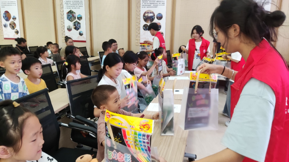 赣州职业技术学院信息工程学院“红心e修”青年实践队赴于都开展“三下乡”活动