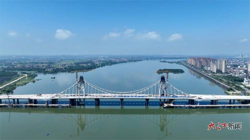 建设中的泰和澄江大桥 （李若鹏供图）