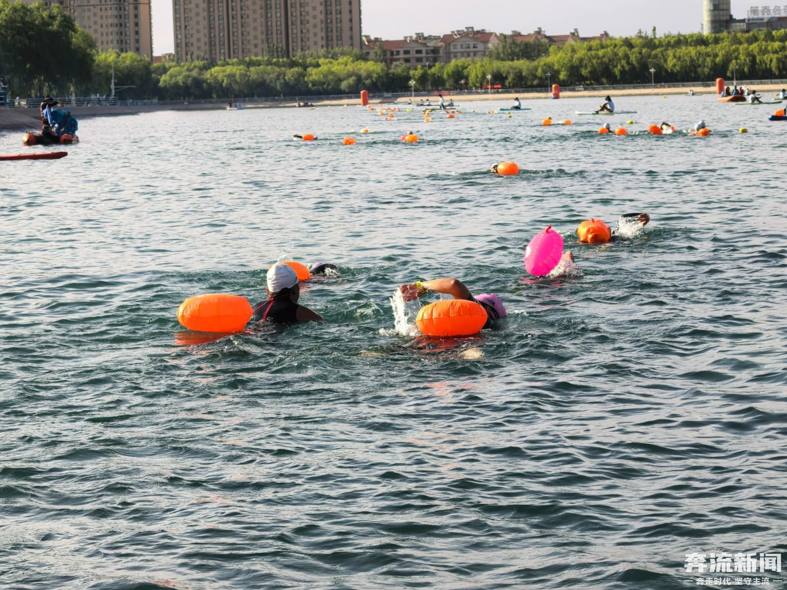 近千“铁人”竞逐戈壁雄关　“她铁”首秀超燃