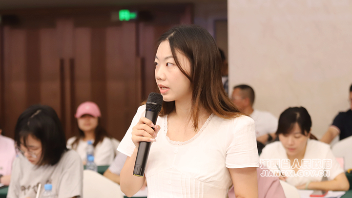 江西廣播電視臺都市頻道記者（文穎 攝）