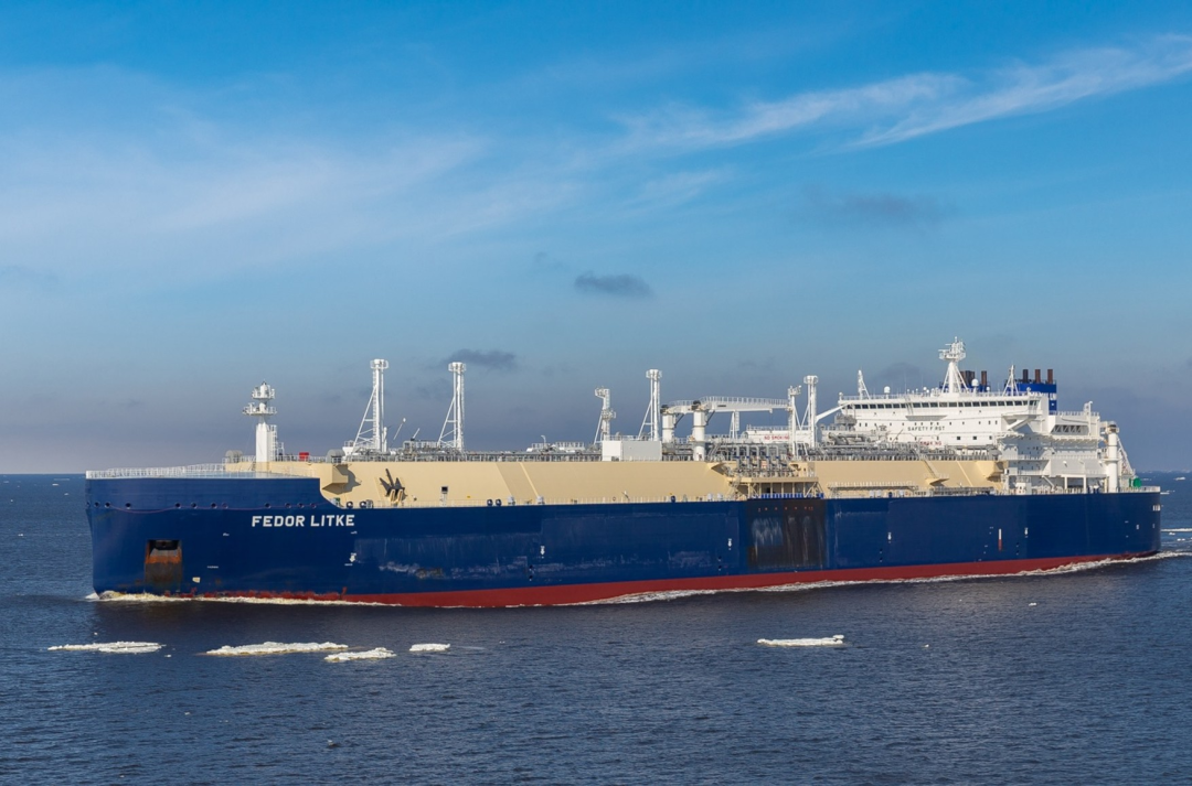 ▎面对管道出口天然气的困难,俄罗斯正在转向液化天然气解决方案。图为俄罗斯与欧盟之间运输液化天然气的油轮。图源:livejournal