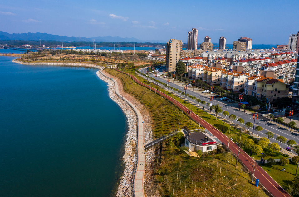 武宁县湖滨北路景观提升及生态修复工程。