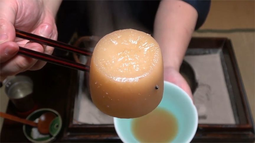日本人吃萝卜也太讲究了，最后汤底的操作，直接给我看饿了