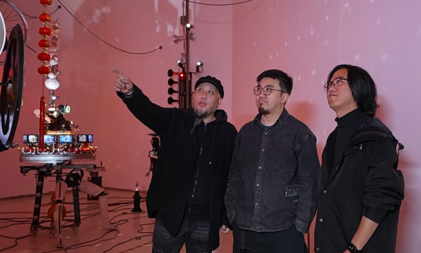 图2- 2 艺奇客团队合照2