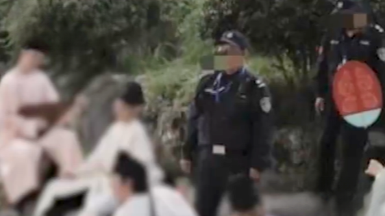 男子称在西湖景区穿汉服拍照遭驱赶，景区回应：他有20余人拍摄团队 因其点燃烟饼引发恐慌才制止