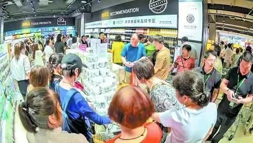 永辉超市青山湖万达店开业首日盛况