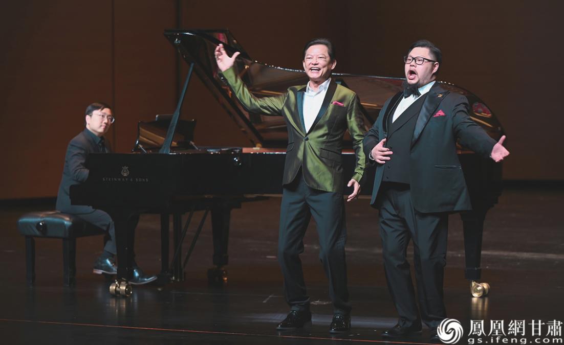 兰洽会期间，世界著名男高音莫华伦（右二）率香港青年艺术家带来一场中西荟萃的音乐盛宴。