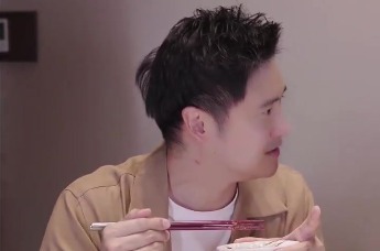田亮叶一茜爱上青岛美食+白花蛇草水