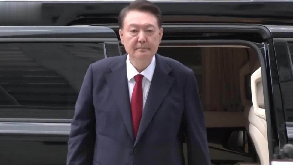 韩国前总统尹锡悦出席拘留必要性审查