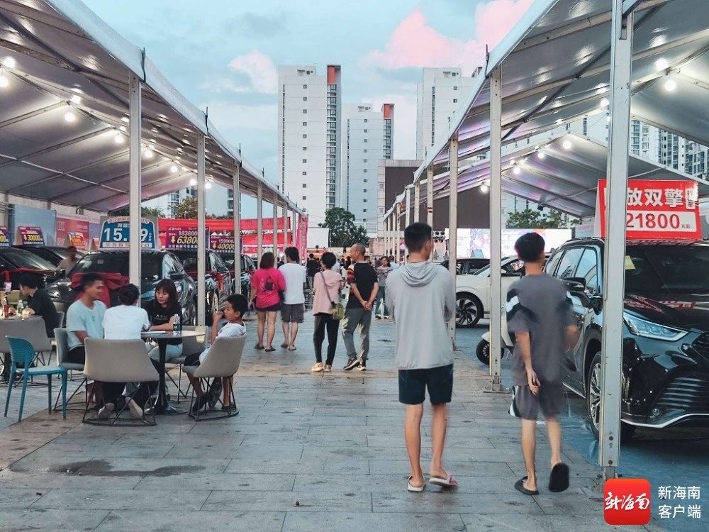 多重优惠吸引消费者看车、询价、试乘。通讯员供图