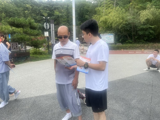 瑞众保险陕西分公司铜川中支党支部开展“志愿关怀 聚力暖心”党员志愿服务活动