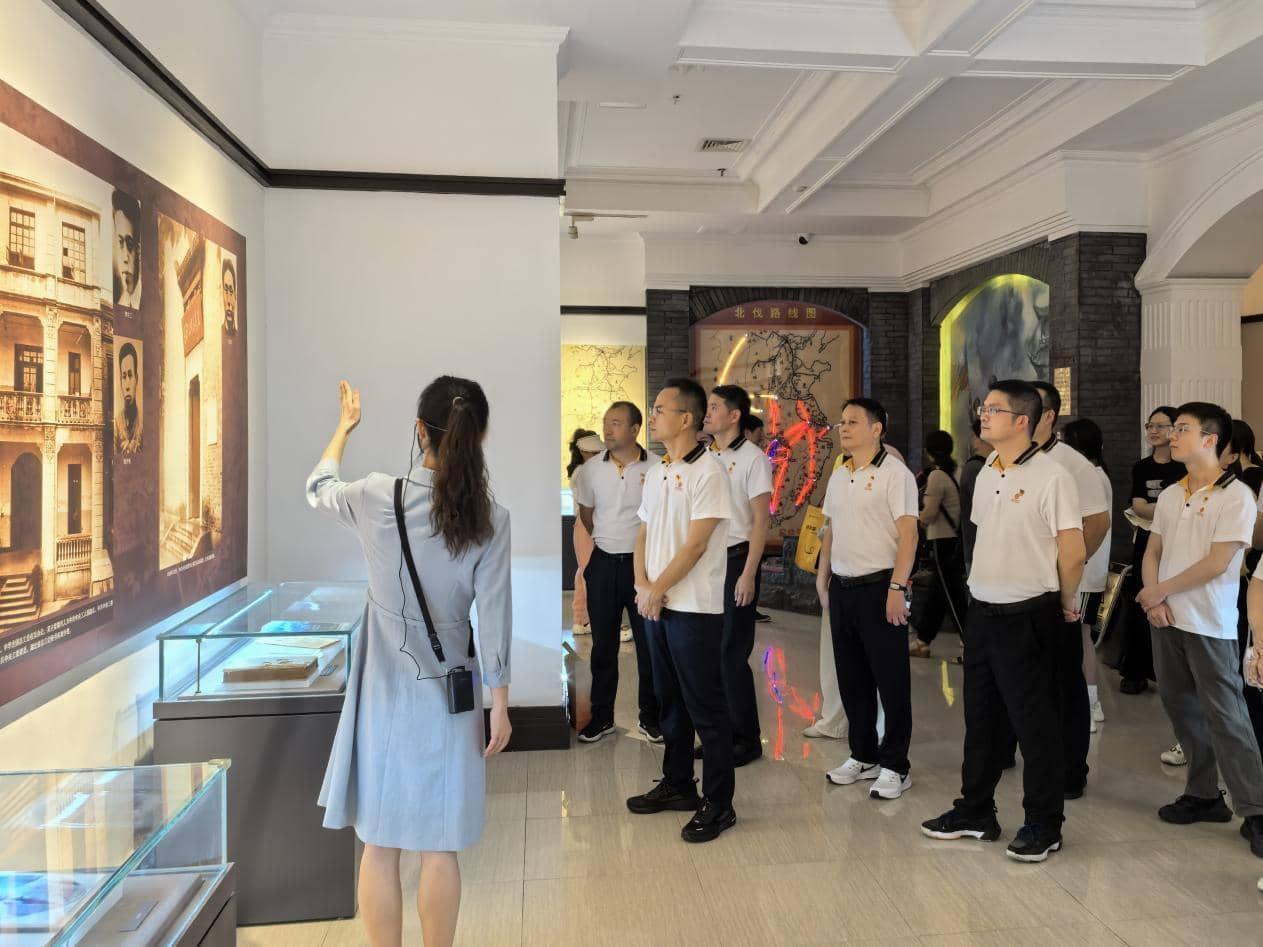 （湖北分公司在八七会议会址纪念馆学习）