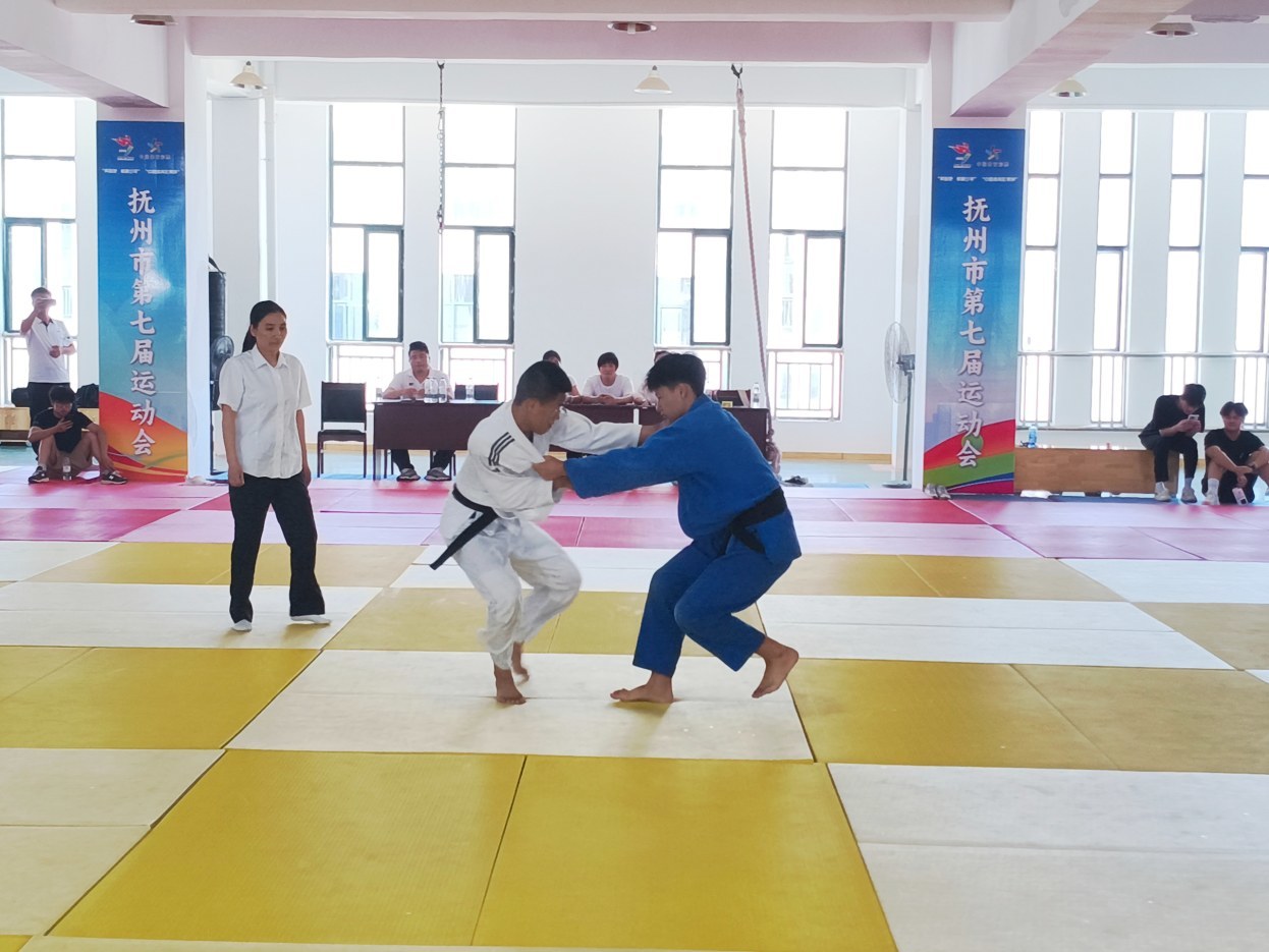 柔道比赛现场。抚州日报记者 曹雪婷 摄