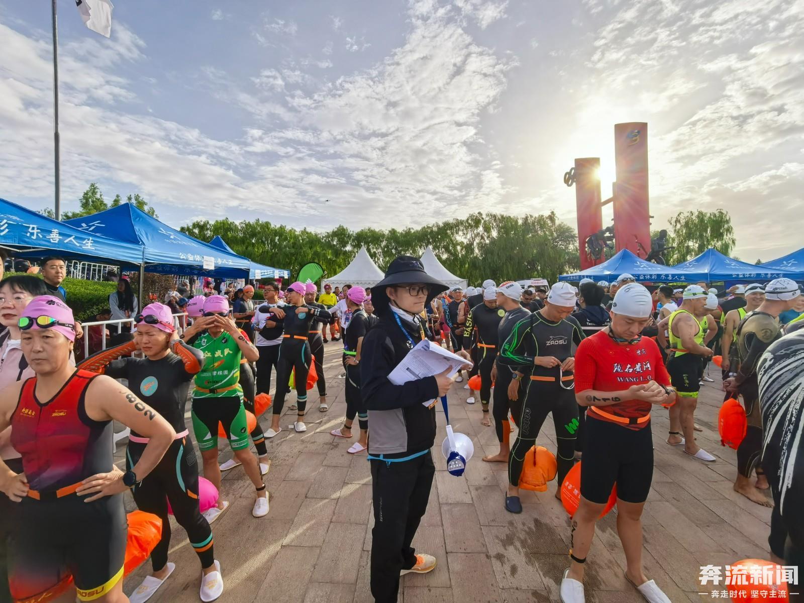 近千“铁人”竞逐戈壁雄关　“她铁”首秀超燃