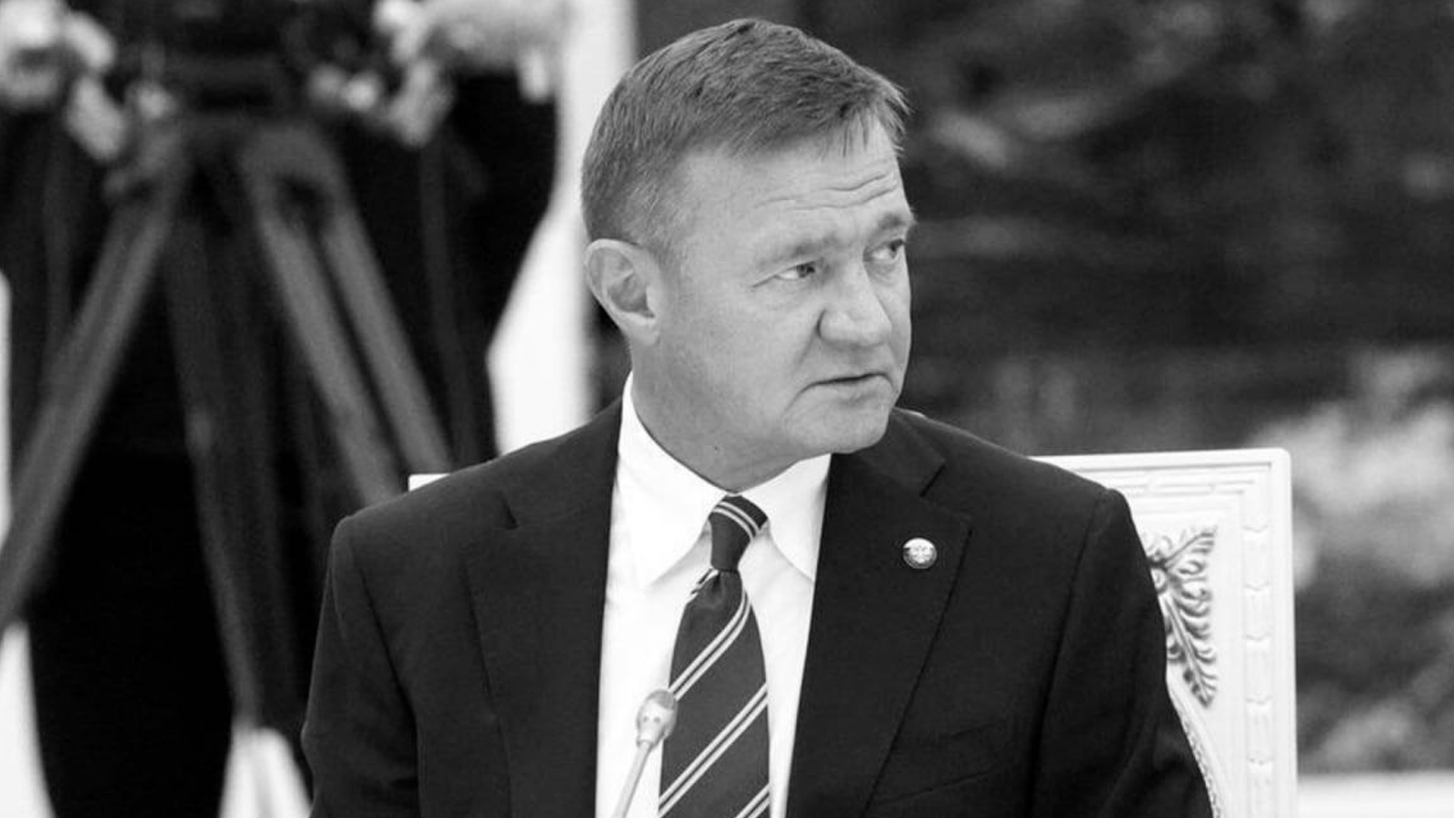 涉挪用资金？俄前交通部长遭解职后自杀身亡