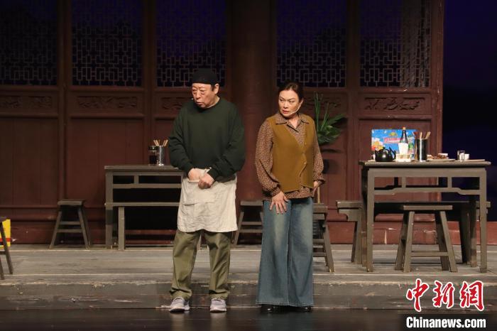 新版话剧《银锭桥》演出现场。　熊锦阳 摄