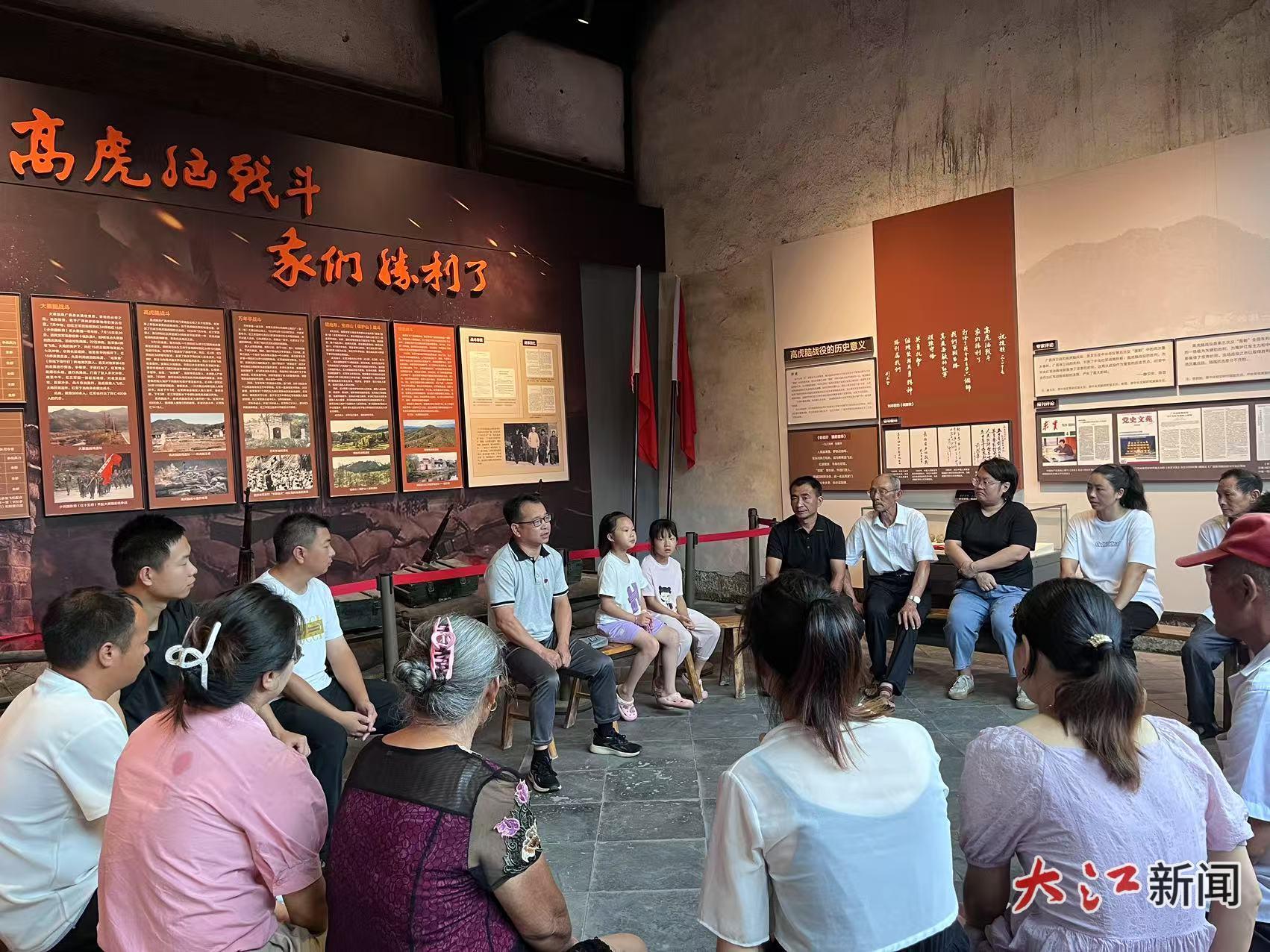 “红莲1+1”宣讲队正在讲红色故事。