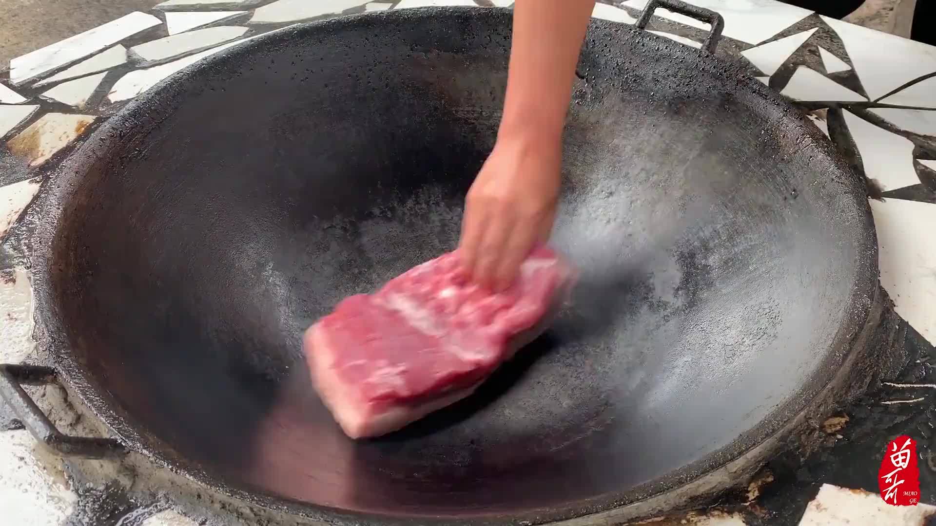 头一次见五花肉这样吃，穷到没米下锅也要吃一次，真是人间美味