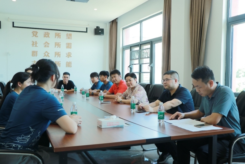 江西师大科技学院院党委副书记、院长宁洁看望暑期社会实践队