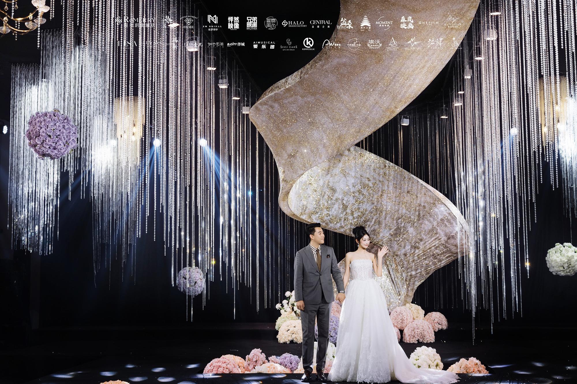 “山海永玖·玺印永恒”青岛银丰玥美酒店婚礼首秀璀璨呈现