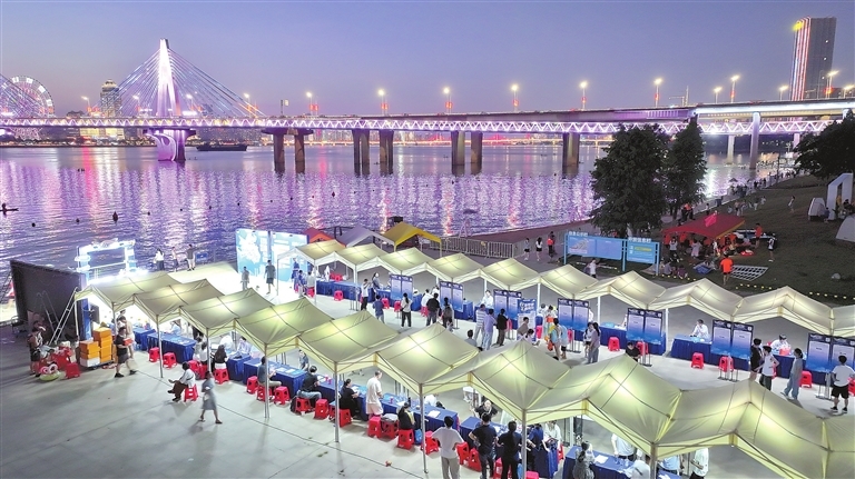 南昌：夏季夜市招聘会 提供岗位超500个（图）