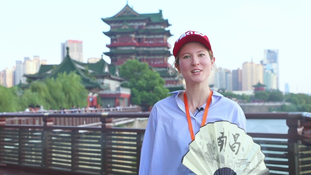 当“洋面孔”遇上千年古阁