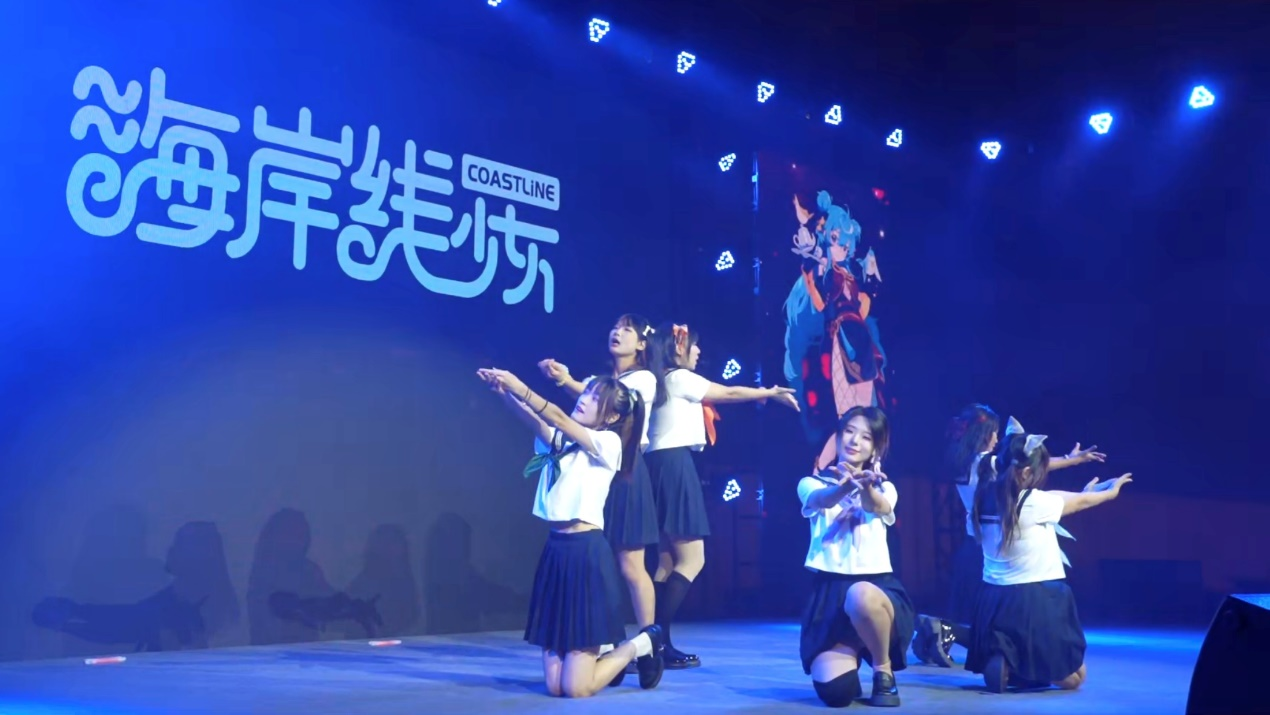 “谷力狂欢·醉潮次元”青岛啤酒节崂山会场青潮谷子主题周 解锁潮玩新体验