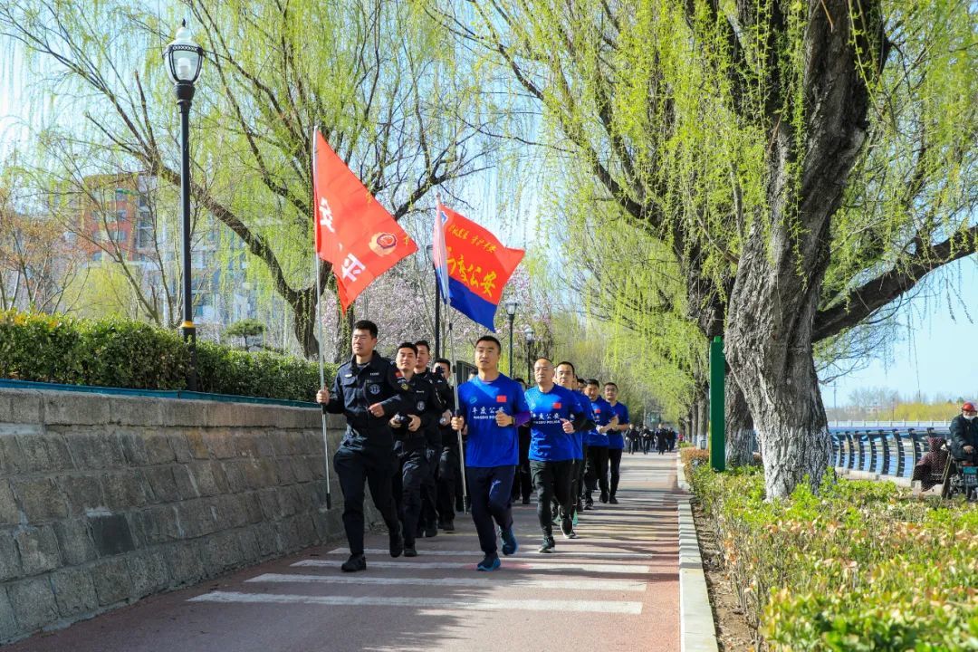 青岛公安在党建业务融合中出实招——  红色引擎推动公安工作高质量发展