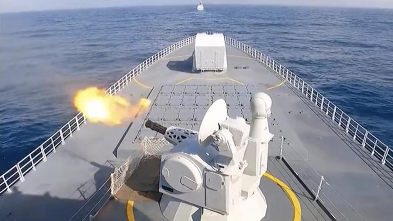 火力值拉满！解放军多型舰艇南海实弹演训