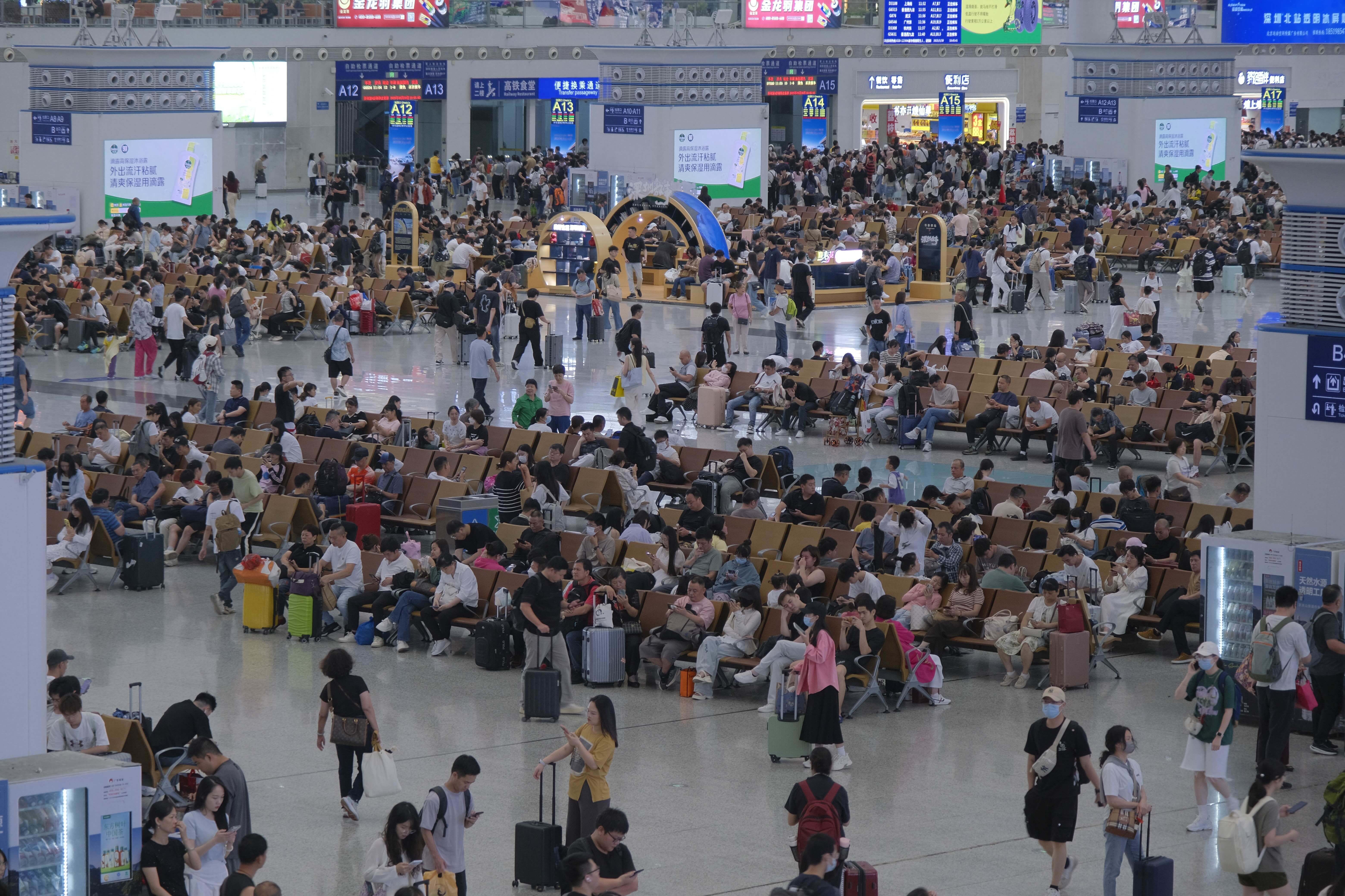 客流大幅增长，彰显经济活力 广深港跨境客流上半年突破1500万人次